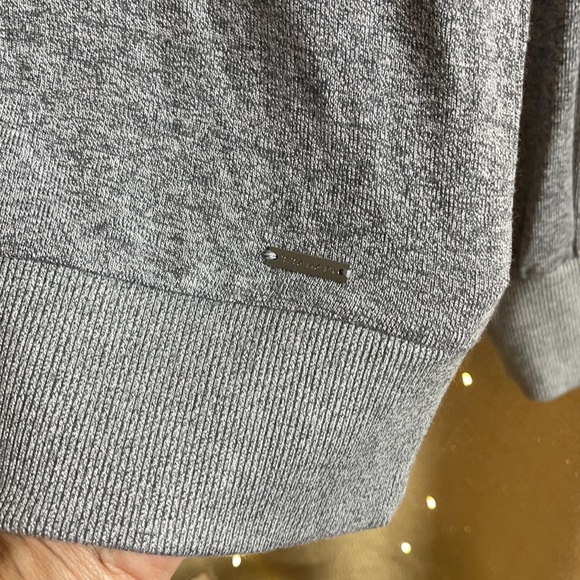 NWT Tahari Super Soft Ruffle Long Sleeve Sweater - Picture 4 of 7